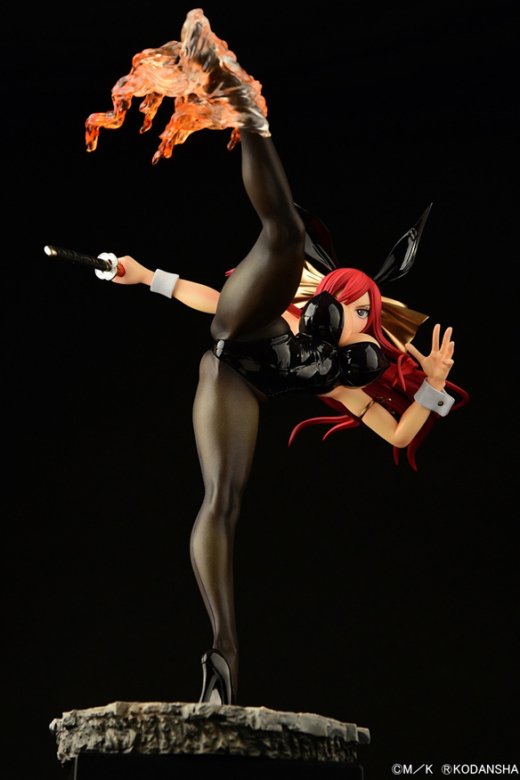 Descubre el apasionante mundo de Figura Erza Scarlet Patada Alta Versión Conejo Negro Fairy Tail.