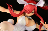 Descubre el apasionante mundo de Figura Erza Scarlet Patada Alta Versión Conejo Blanco.