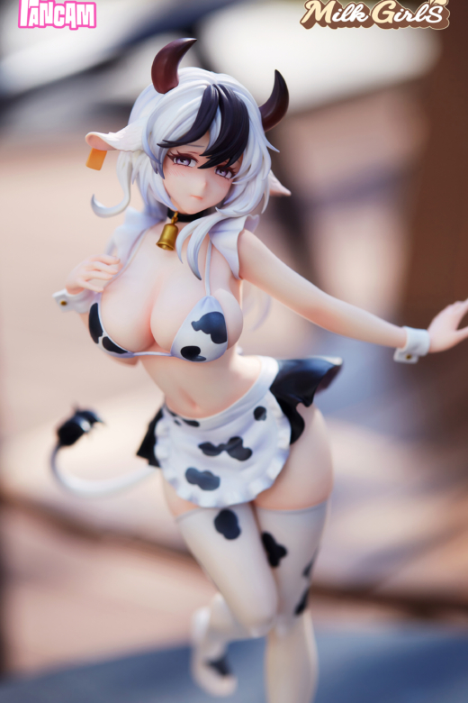 Descubre el apasionante mundo de Figura Chicas Milk Blanco y Negro Original Character.