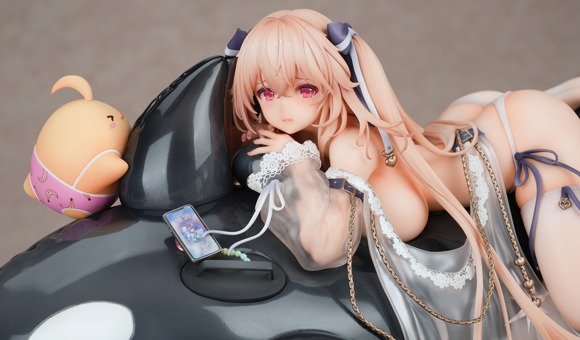 Descubre el apasionante mundo de Figura Azur Lane Anchorage Delfines y Clases de Natación.