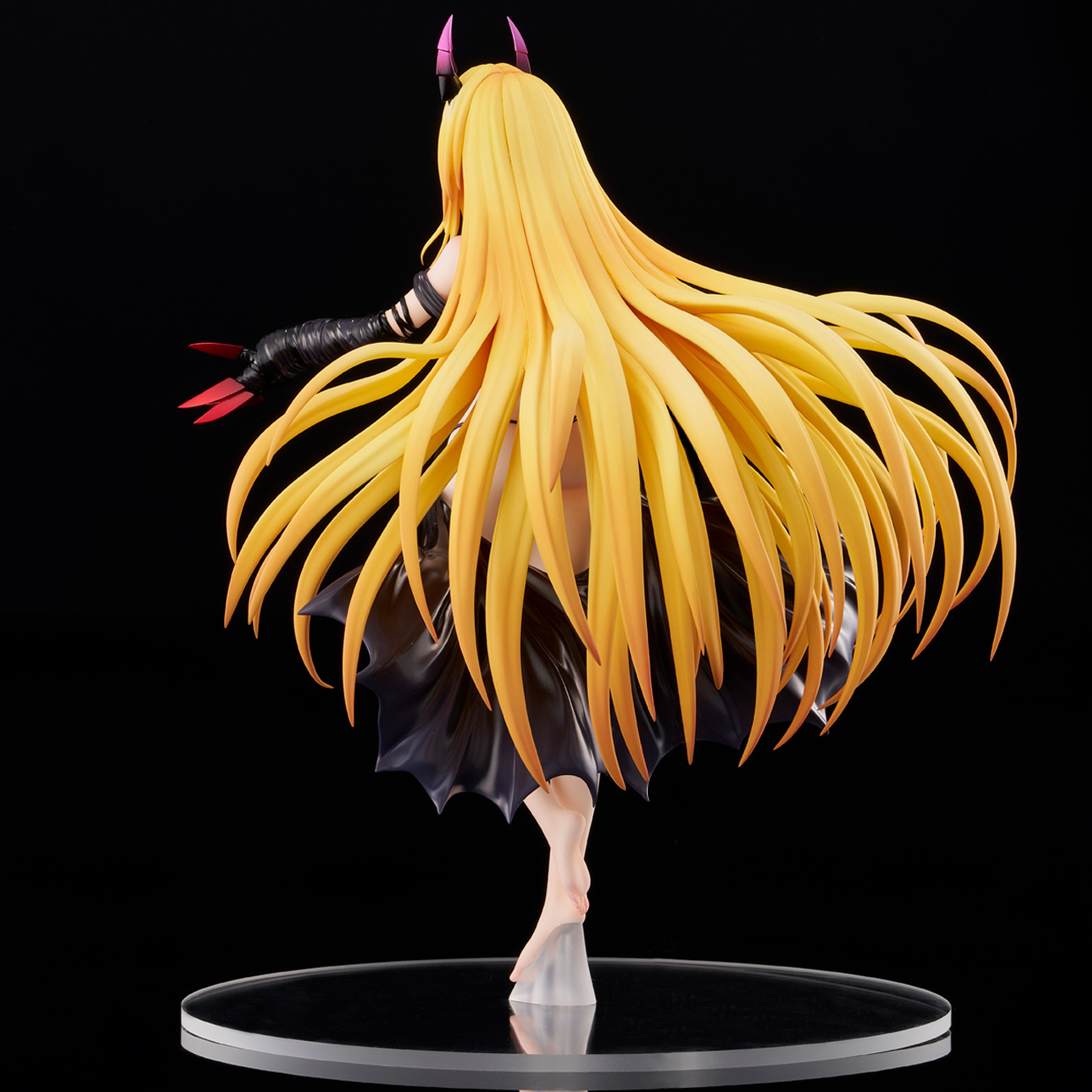 Descubre el apasionante mundo de Figura Golden Darkness Versión Oscura To LOVE-Ru Darkness.