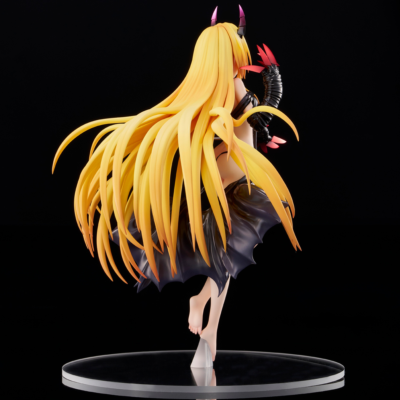 Descubre el apasionante mundo de Figura Golden Darkness Versión Oscura To LOVE-Ru Darkness.