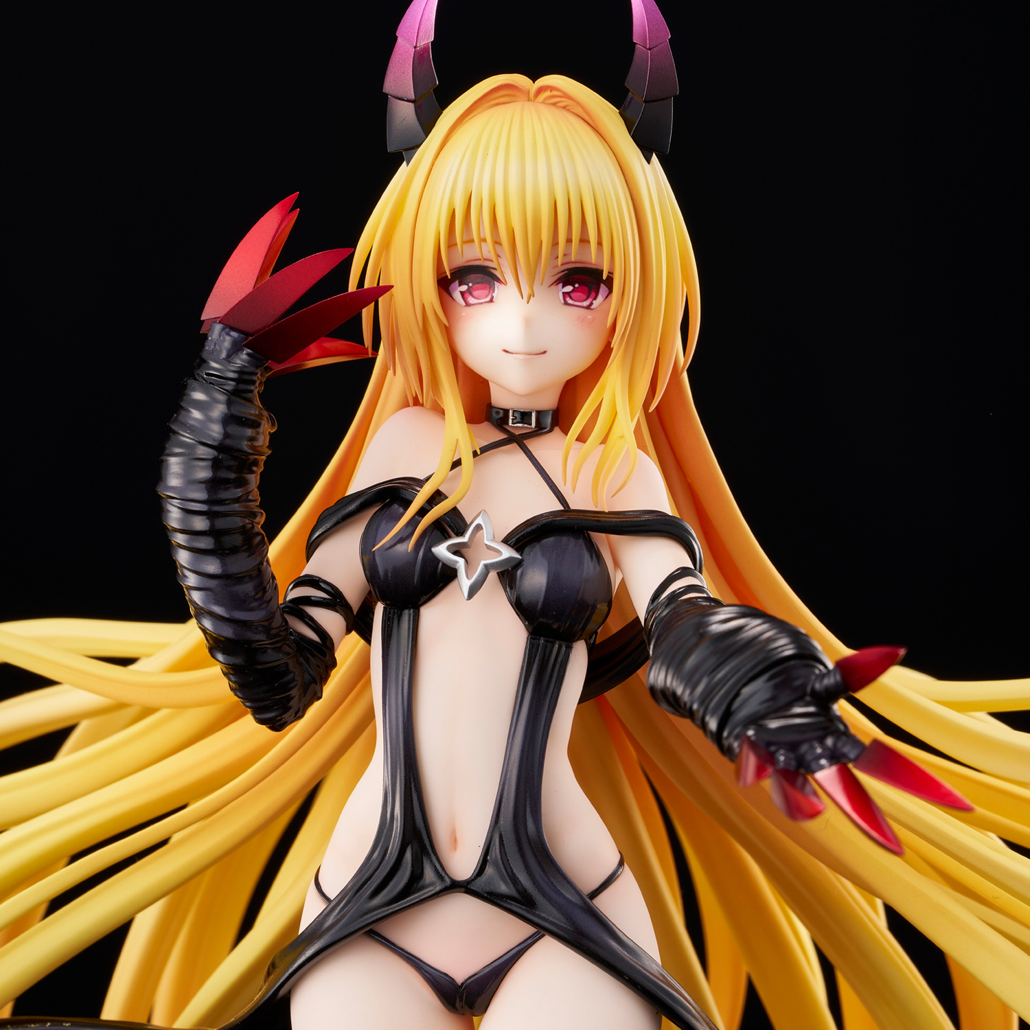 Descubre el apasionante mundo de Figura Golden Darkness Versión Oscura To LOVE-Ru Darkness.