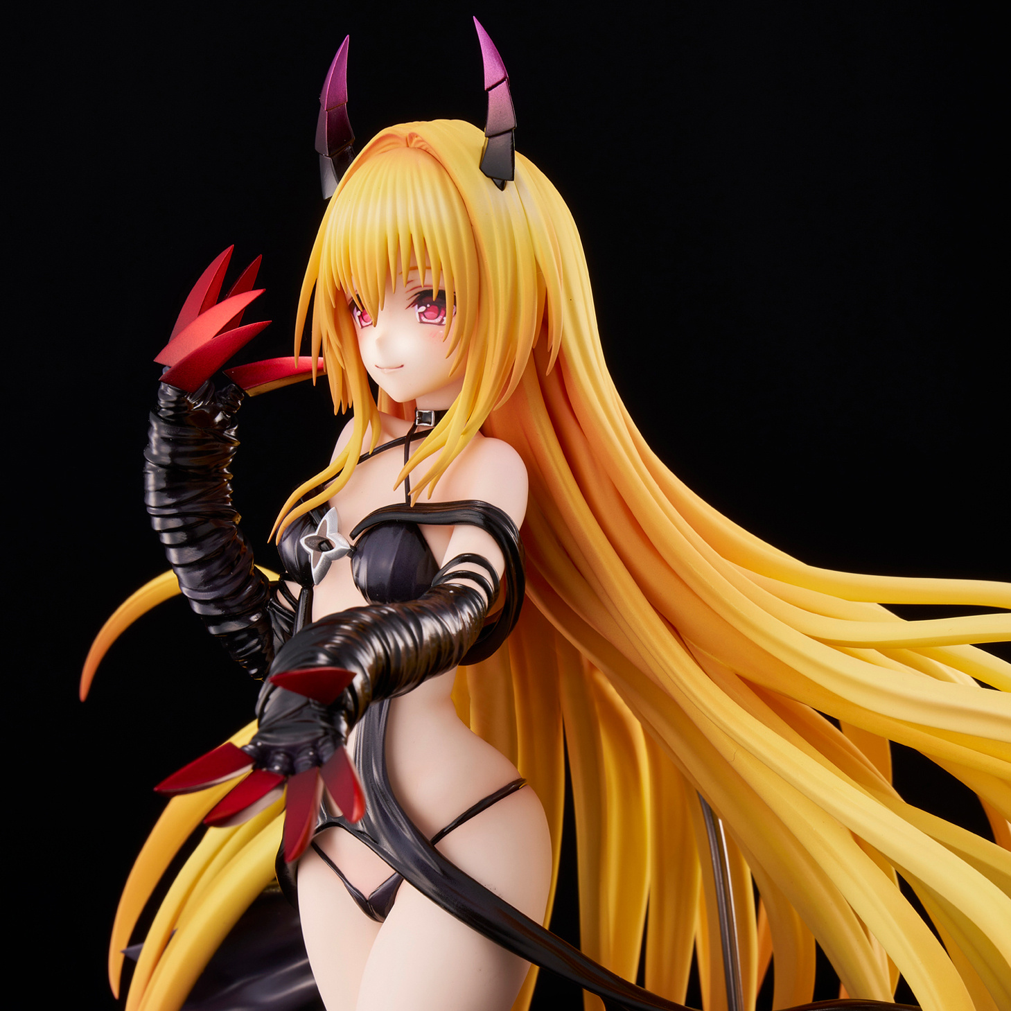 Descubre el apasionante mundo de Figura Golden Darkness Versión Oscura To LOVE-Ru Darkness.