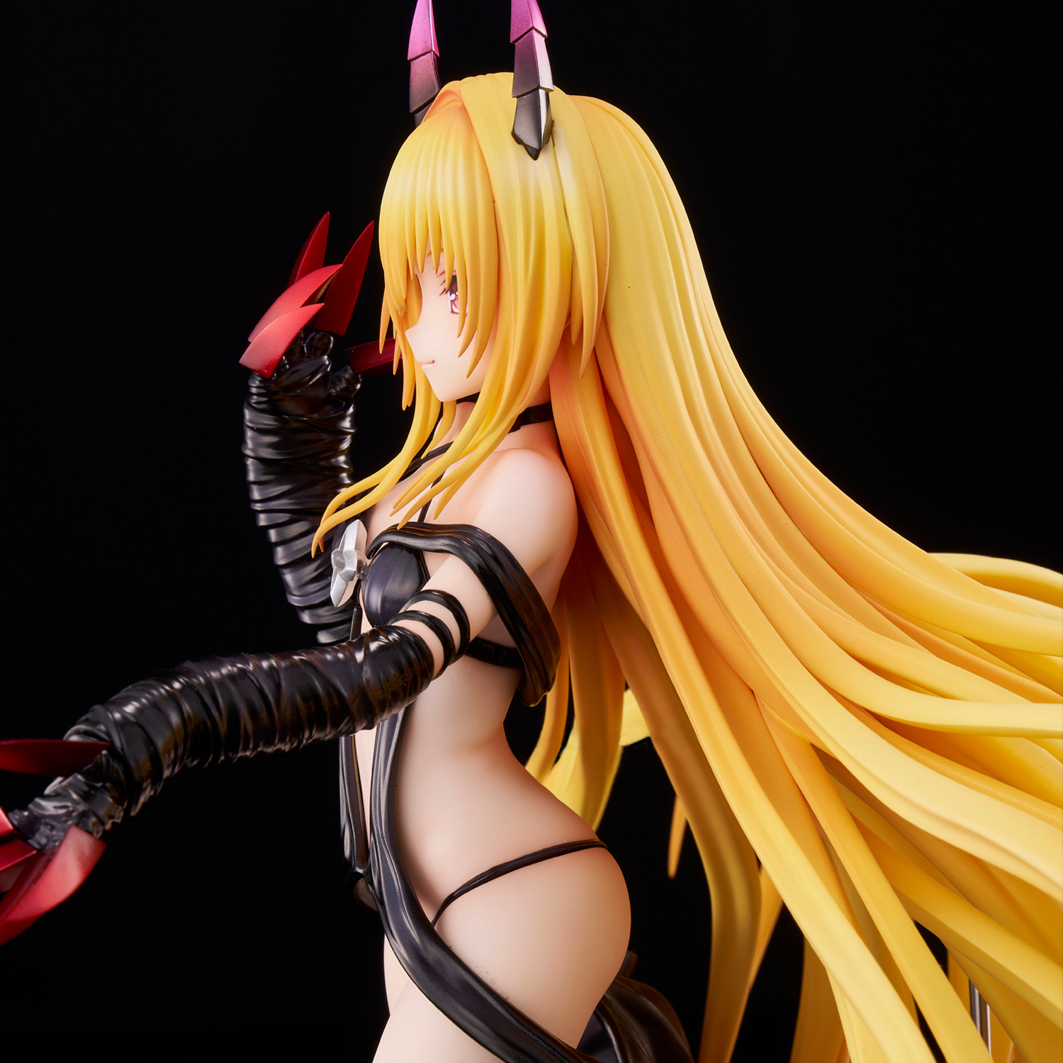 Descubre el apasionante mundo de Figura Golden Darkness Versión Oscura To LOVE-Ru Darkness.