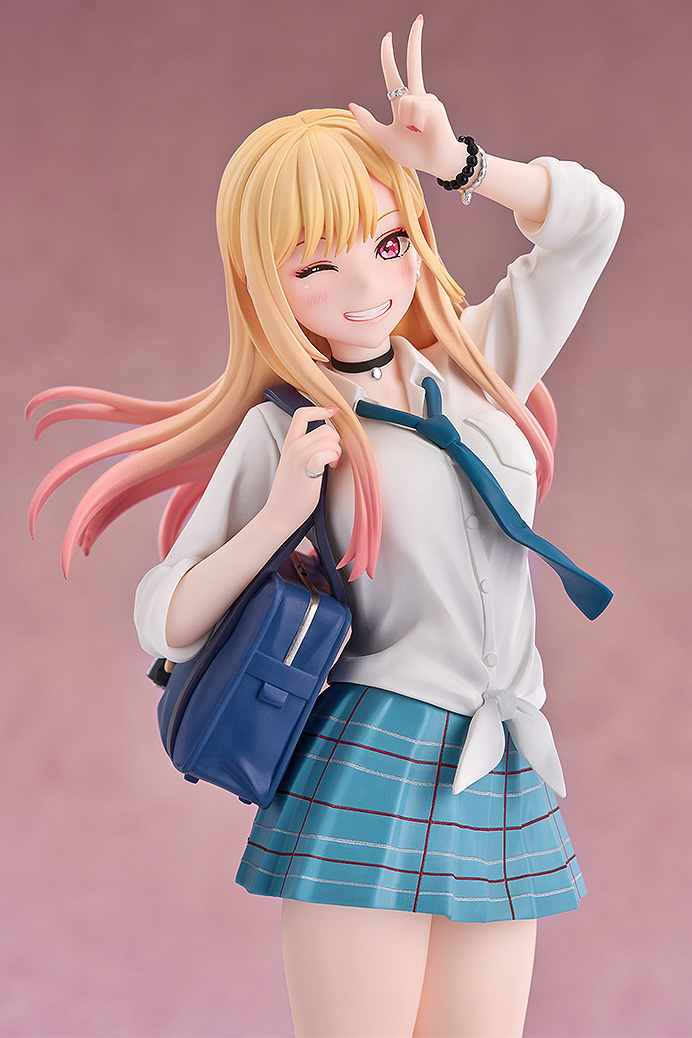 Descubre el apasionante mundo de Figura Marin Kitagawa My Dress-Up Darling.