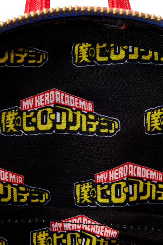 Descubre el apasionante mundo de Mochila Logo en Relieve My Hero Academia Loungefly 26cm.