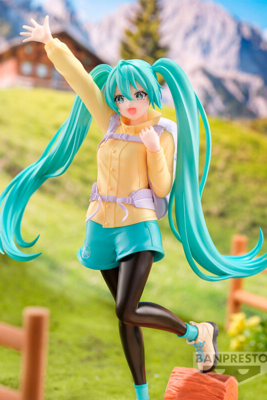 Descubre el apasionante mundo de Figura Recuerdos Navideños de Escalada Hatsune Miku 20cm.
