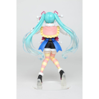 Descubre el apasionante mundo de Figura Winter Hatsune Miku 18cm.