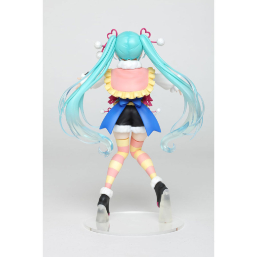 Descubre el apasionante mundo de Figura Winter Hatsune Miku 18cm.