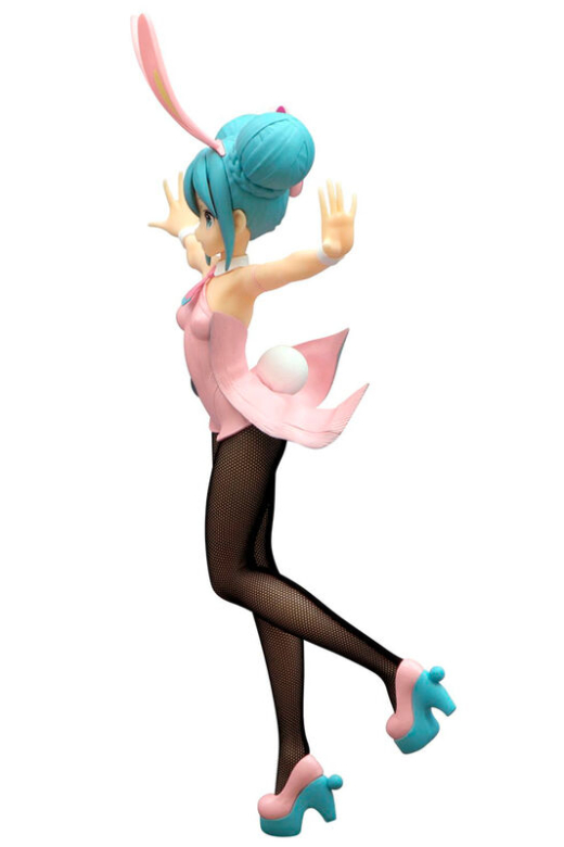 Descubre el apasionante mundo de Figura Hatsune Miku Pearl Pink Bicute Bunnies 30cm.