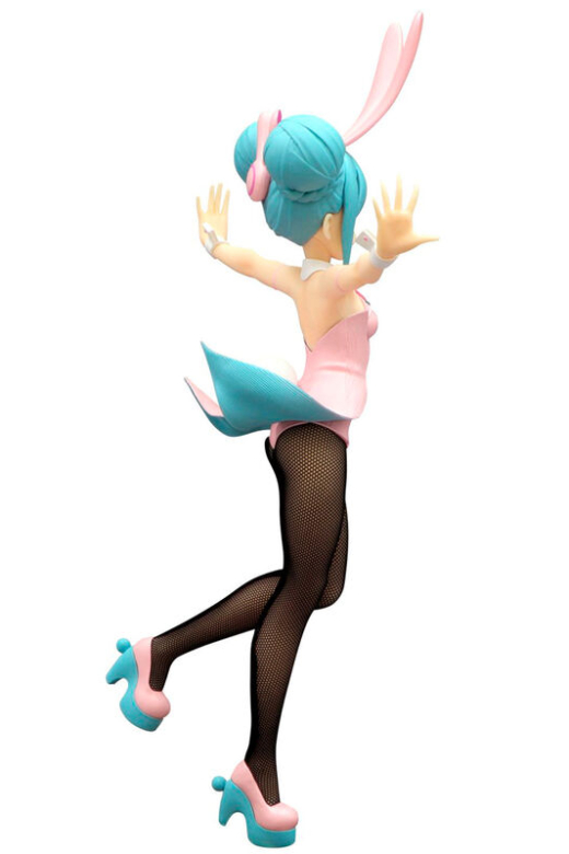 Descubre el apasionante mundo de Figura Hatsune Miku Pearl Pink Bicute Bunnies 30cm.