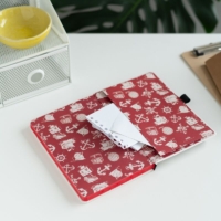 Descubre el apasionante mundo de Cuaderno A5 Premium con Bolígrafo Proyector de One Piece.