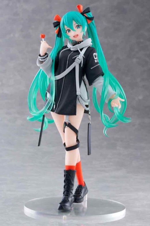 Descubre el apasionante mundo de Figura Hatsune Miku Versión Punk Fashion 18cm.