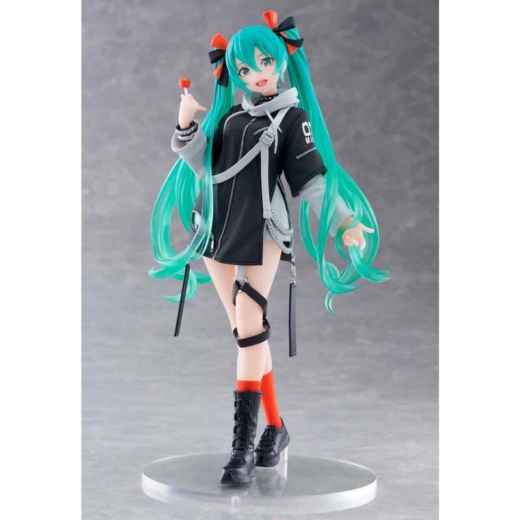 Descubre el apasionante mundo de Figura Hatsune Miku Versión Punk Fashion 18cm.