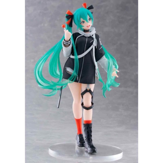 Descubre el apasionante mundo de Figura Hatsune Miku Versión Punk Fashion 18cm.
