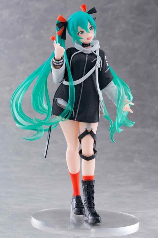 Descubre el apasionante mundo de Figura Hatsune Miku Versión Punk Fashion 18cm.