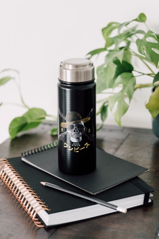 Descubre el apasionante mundo de Botella de acero inoxidable One Piece 500ml.