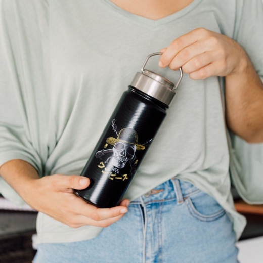 Descubre el apasionante mundo de Botella de acero inoxidable One Piece 500ml.
