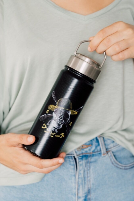 Descubre el apasionante mundo de Botella de acero inoxidable One Piece 500ml.
