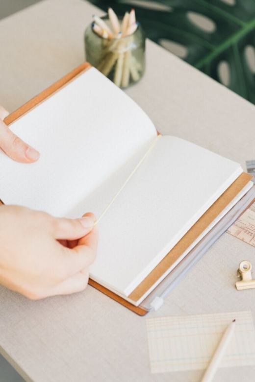 Descubre el apasionante mundo de Cuaderno de Viaje Jujutsu Kaisen.