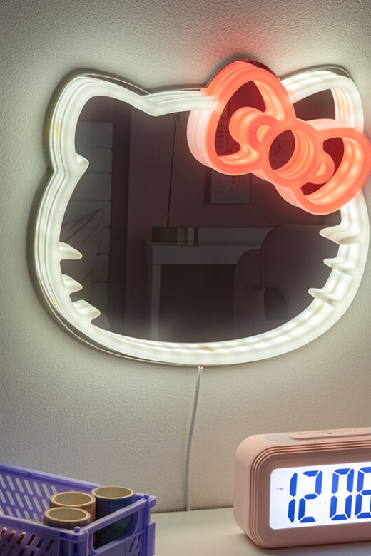 Descubre el apasionante mundo de Espejo LED Neon Hello Kitty.