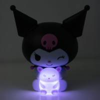 Descubre el apasionante mundo de Lámpara Kuromi Hello Kitty 16cm.