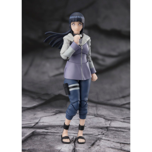 Descubre el apasionante mundo de Figura Hinata Hyuga Byakugan Naruto Shippuden 13,5 cm.
