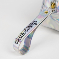 Descubre el apasionante mundo de Estuche de Viaje Hello Kitty.