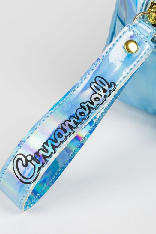 Descubre el apasionante mundo de Neceser de Viaje Cinnamoroll Hello Kitty.