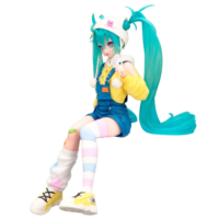 Descubre el apasionante mundo de Figura Noodle Stopper Hatsune Miku Lollipop 15cm.