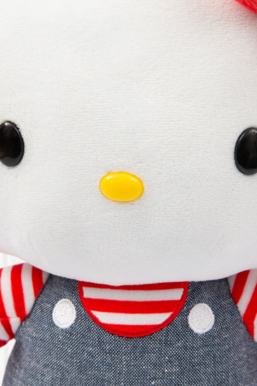 Descubre el apasionante mundo de Peluche Hello Kitty 30 cm Surtido.