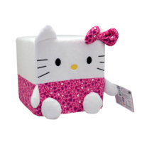 Descubre el apasionante mundo de Peluche Hello Kitty Cubeez 20 cm Surtido.