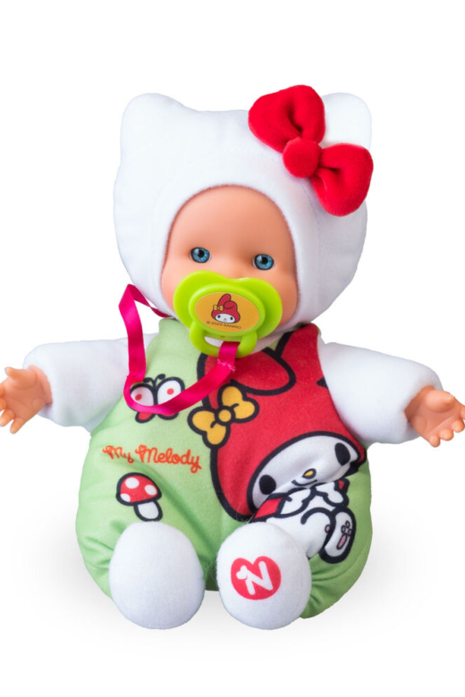 Descubre el apasionante mundo de Muñeco Nenuco Hello Kitty 15cm Surtido.