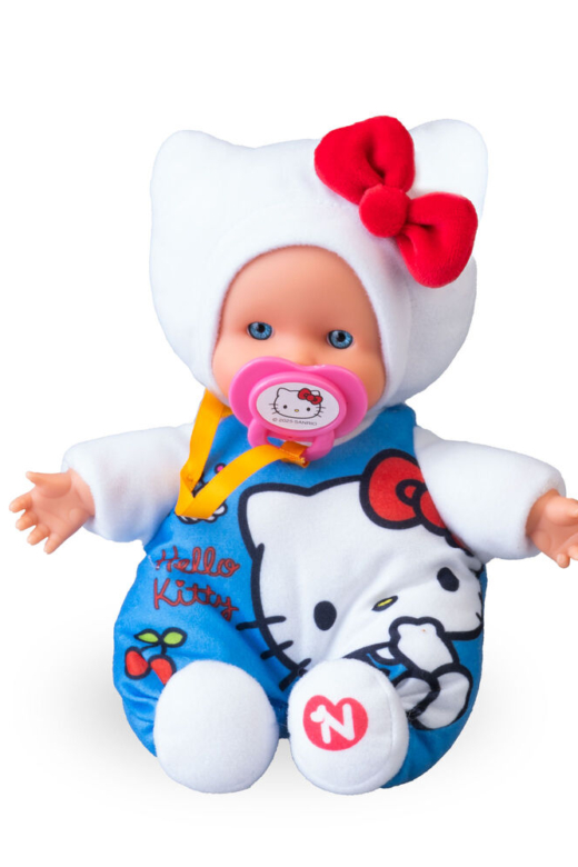 Descubre el apasionante mundo de Muñeco Nenuco Hello Kitty 15cm Surtido.