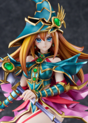 Descubre el apasionante mundo de Figura Monstruo Valkyria Maga Yu-Gi-Oh!.