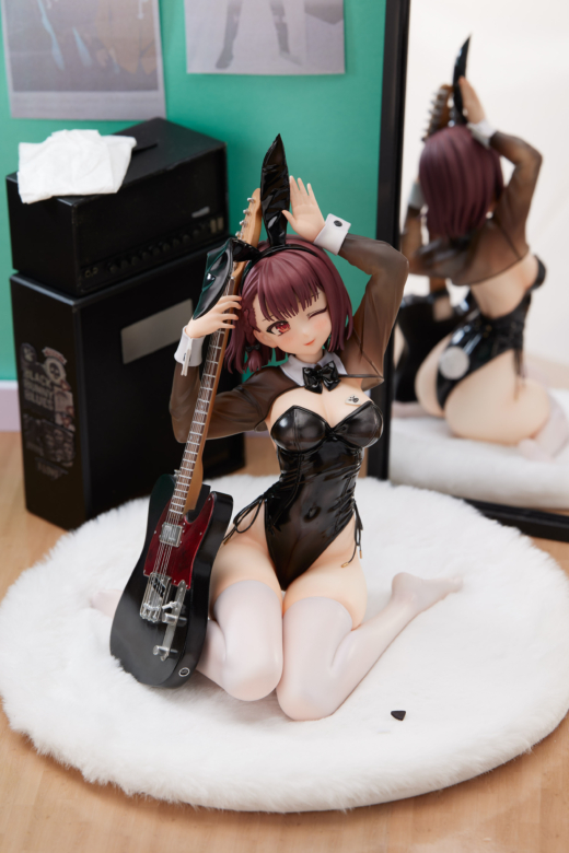 Descubre el apasionante mundo de Figura Tele Bunny Aya Ilustración por Kaito Original Character.