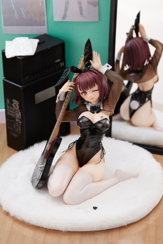 Descubre el apasionante mundo de Figura Tele Bunny Aya Ilustración por Kaito Original Character.