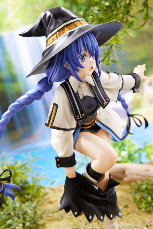 Descubre el apasionante mundo de Figura Roxy Migurdia Cambio de Ropa.