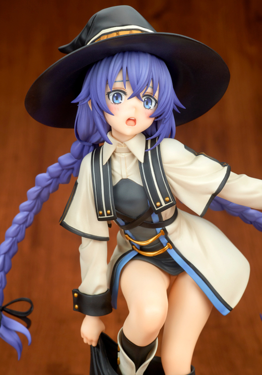 Descubre el apasionante mundo de Figura Roxy Migurdia Cambio de Ropa.