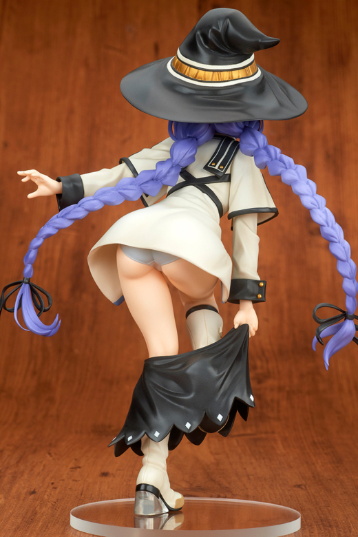 Descubre el apasionante mundo de Figura Roxy Migurdia Cambio de Ropa.