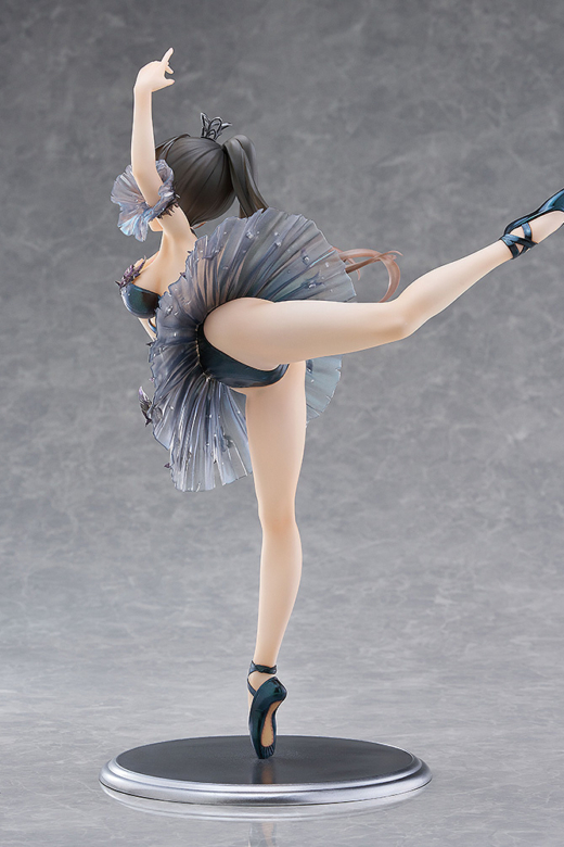 Descubre el apasionante mundo de Figura Romance Avian Chica Cisne Negro Original Character.