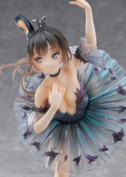 Descubre el apasionante mundo de Figura Romance Avian Chica Cisne Negro Original Character.