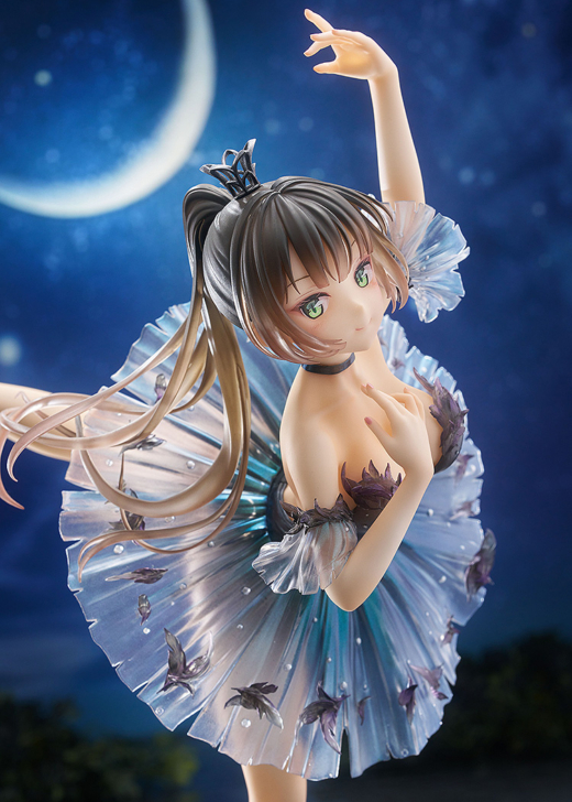 Descubre el apasionante mundo de Figura Romance Avian Chica Cisne Negro Original Character.