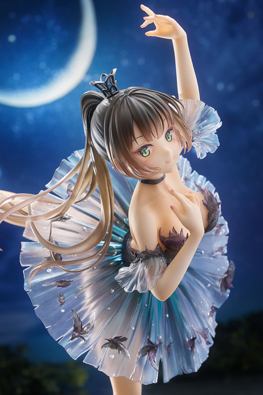 Descubre el apasionante mundo de Figura Romance Avian Chica Cisne Negro Original Character.