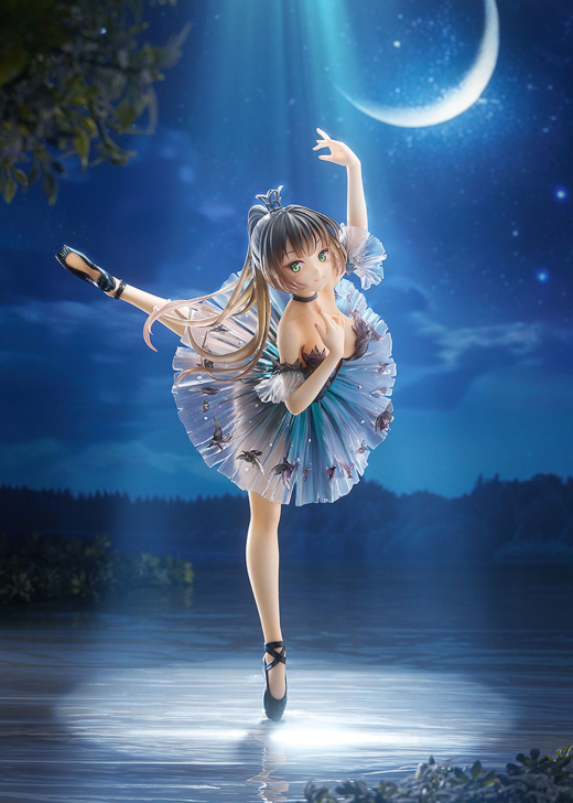 Descubre el apasionante mundo de Figura Romance Avian Chica Cisne Negro Original Character.
