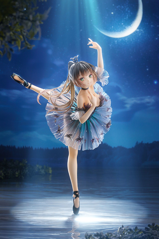 Descubre el apasionante mundo de Figura Romance Avian Chica Cisne Negro Original Character.