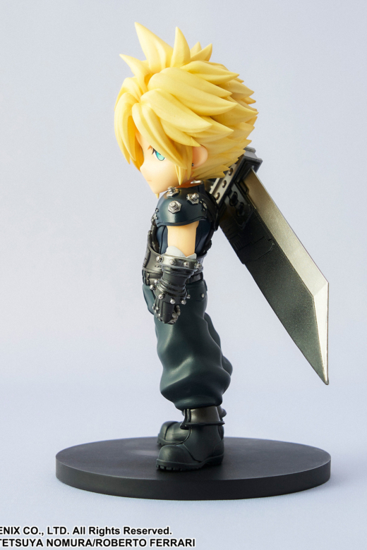 Descubre el apasionante mundo de Figura Cloud Strife Adorable Arts.