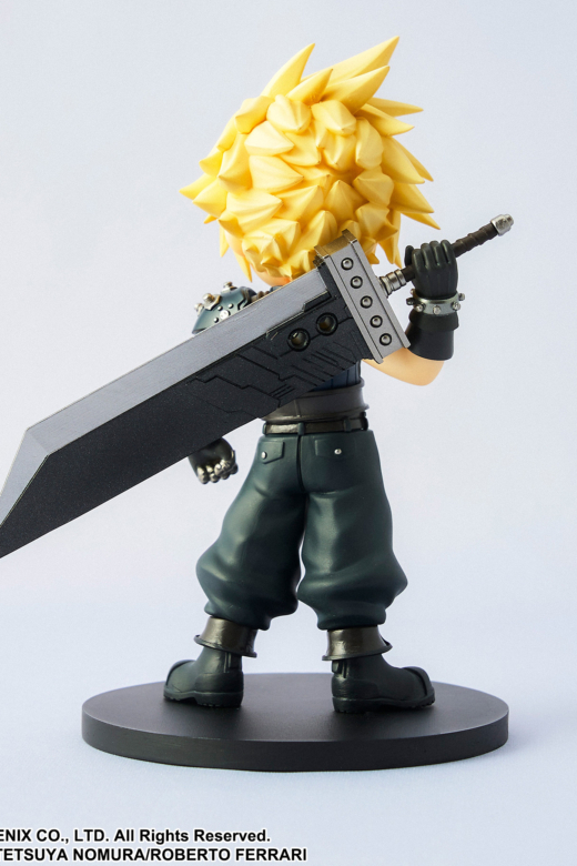 Descubre el apasionante mundo de Figura Cloud Strife Adorable Arts.