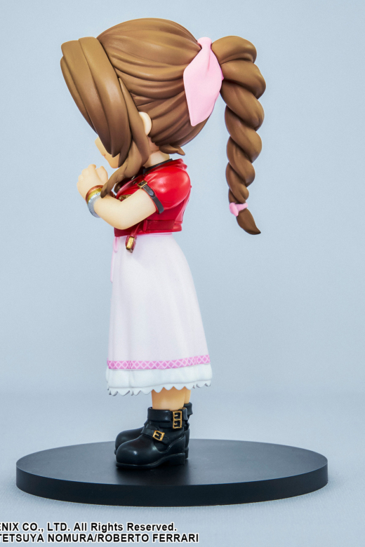 Descubre el apasionante mundo de Figura Aerith Gainsborough Final Fantasy VII Remake.